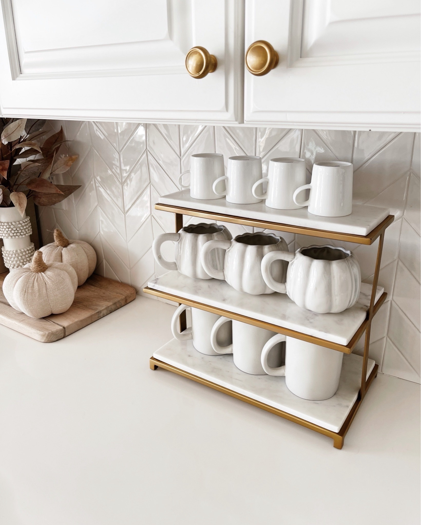 A little touch of fall🍂 #stylinbyaylinhome #aylin

#LTKHome #LTKSeasonal #LTKStyleTip