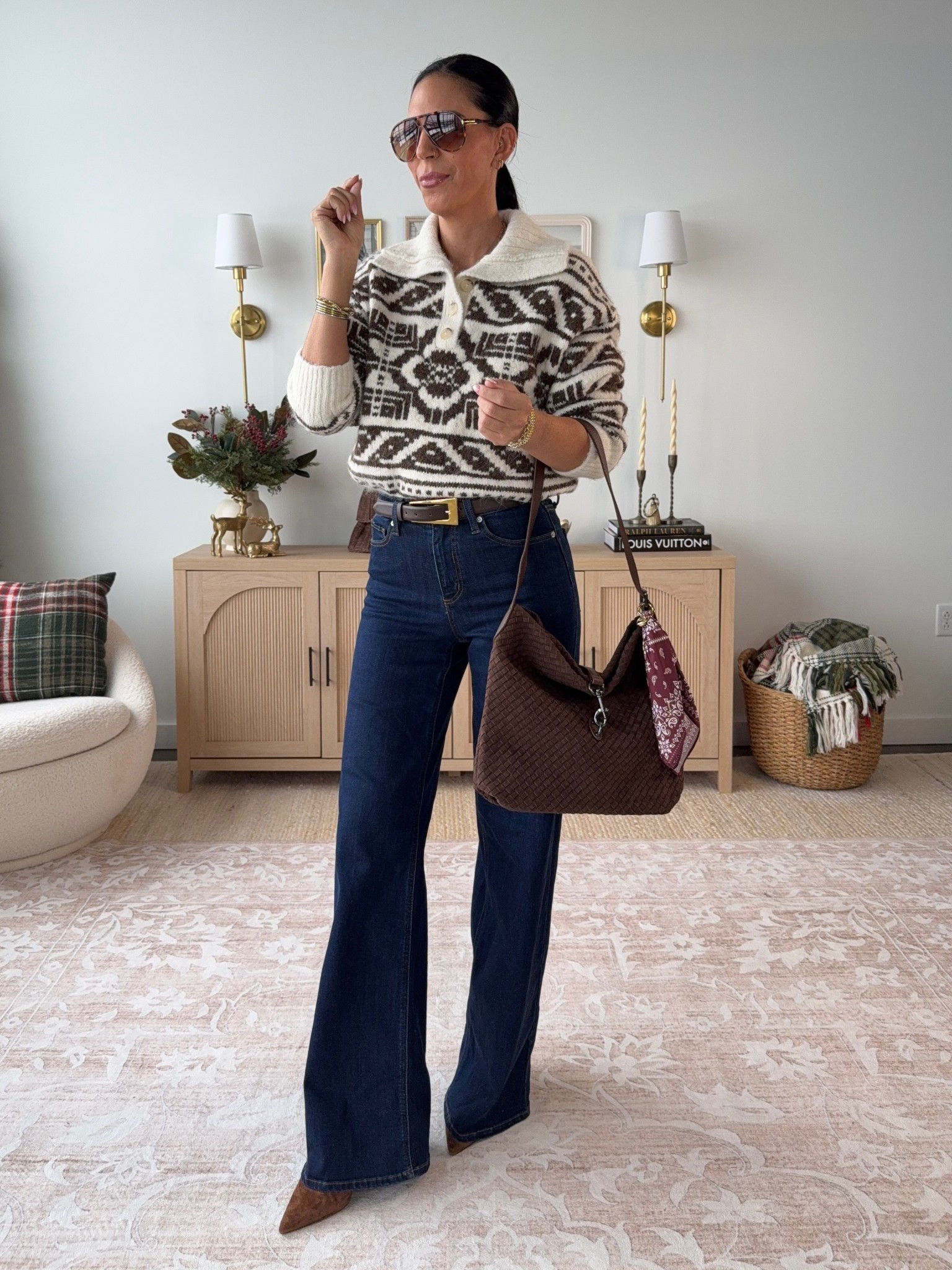 Ralph Lauren vibes for a fraction of the price. A warm and cozy insanely soft sweater worth every penny! 
Wearing a small 
Denim - wearing a small 