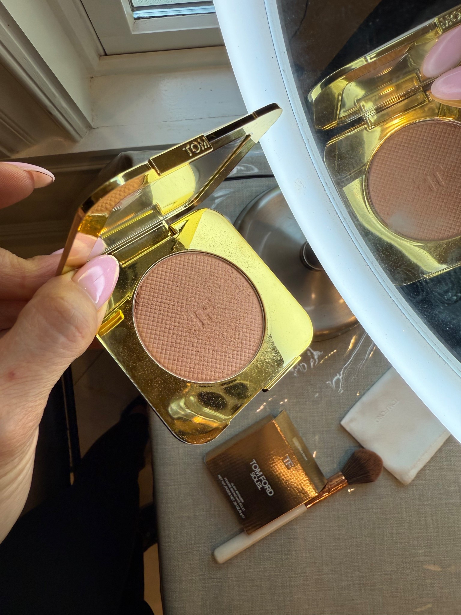 Sun-kissed glow!! Must havee