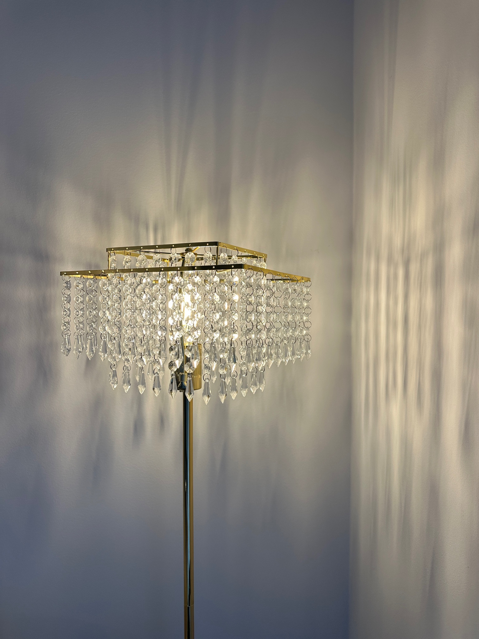 this lamp is PERFECT to add to any room✨ it’s sparkly, bright, and brings that sparkle you’ve been looking for!! 

#LTKhome