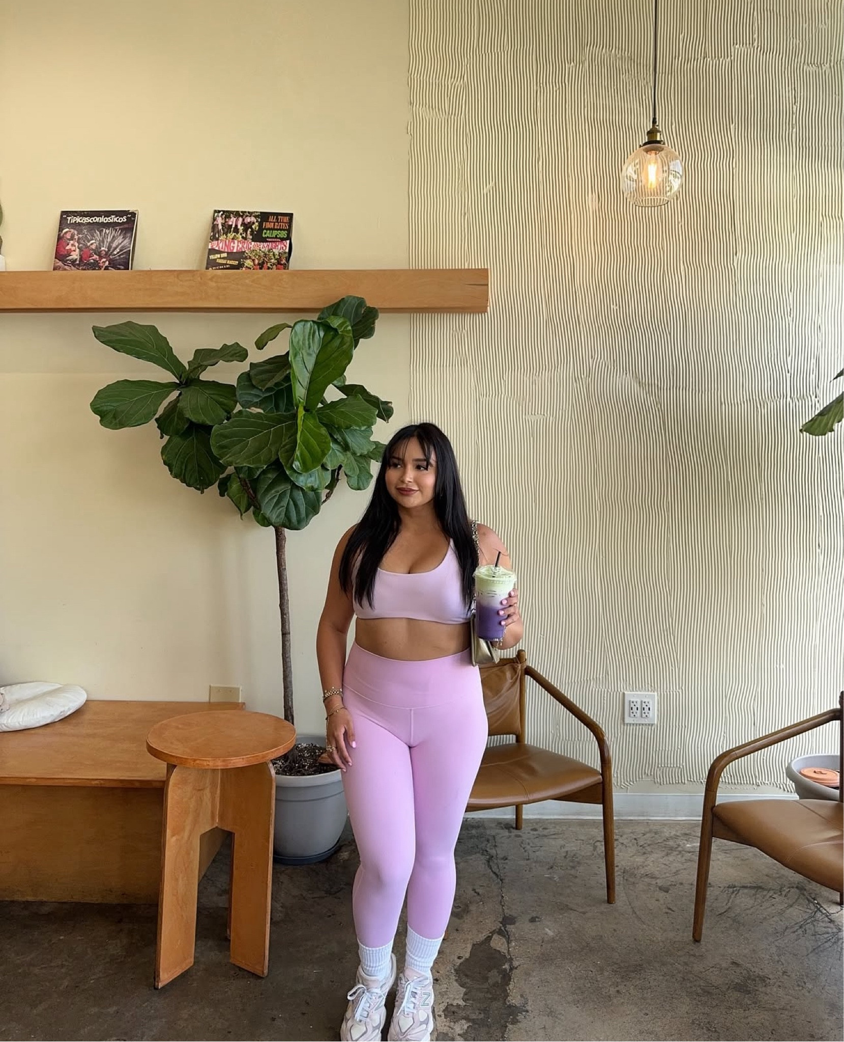 I tried an ube matcha for the first time and girls I’m addicted 😭 it tastes like an oreo milkshake 😋😋 anyways this is one of my favorite workout fits 💝🌸💗💓

#LTKActive #LTKMidsize #LTKFindsUnder100