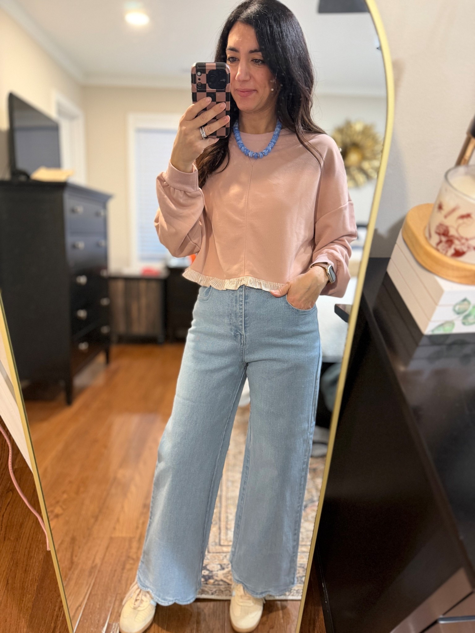 Love the ruffle details!