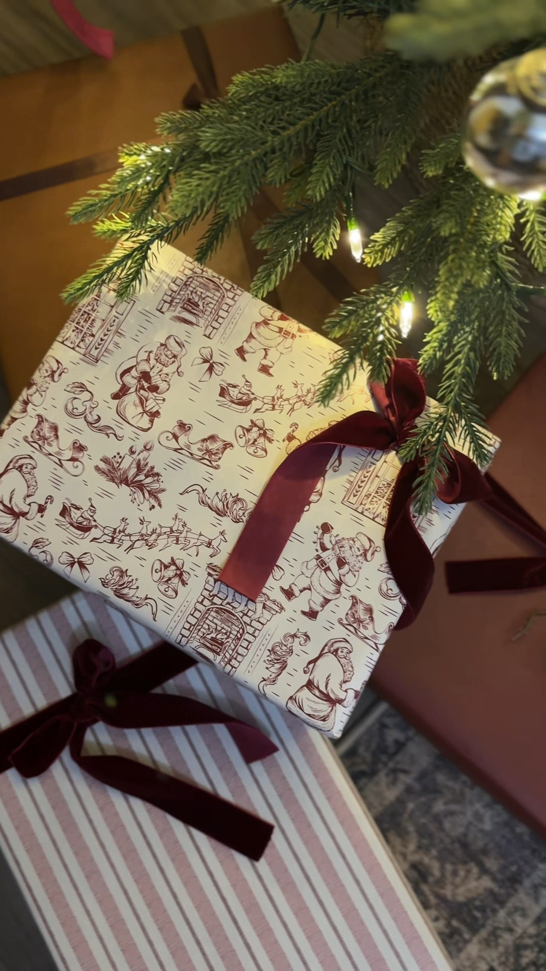 Christmas wrapping paperr

#LTKFindsUnder50 #LTKSeasonal