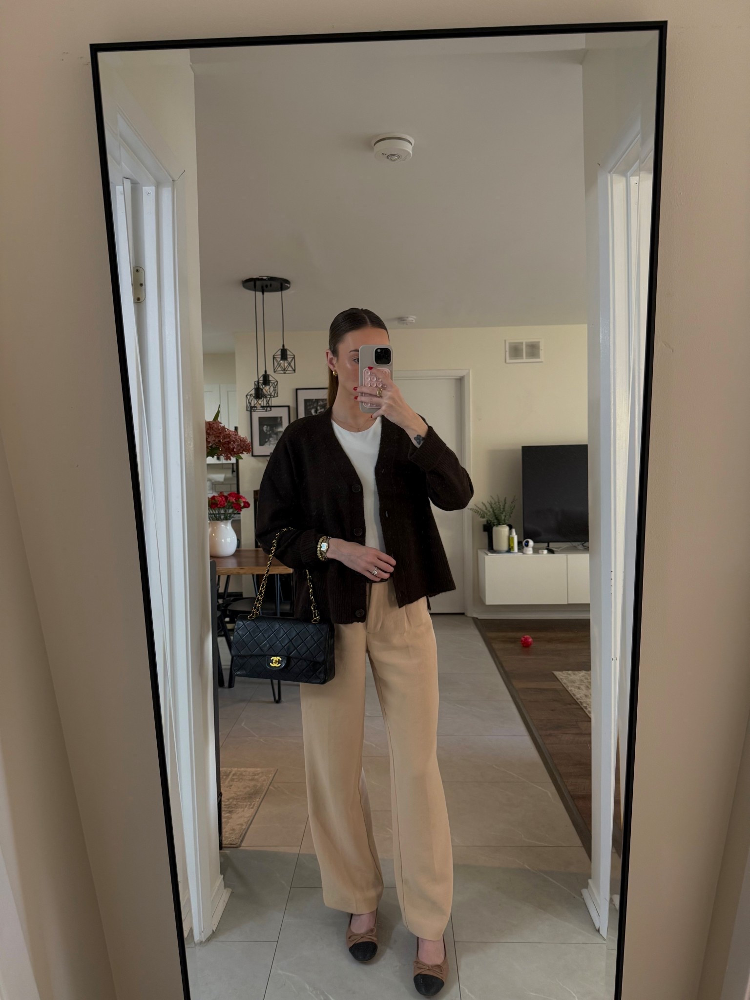 I love a casual Friday! In the fall, I always reach for a cardigan on Fridays… they are the perfect balance of put together & comfy! Loving this new chocolate brown one I found at H & M! 

#LTKcanada #LTKstyletip #LTKworkwear