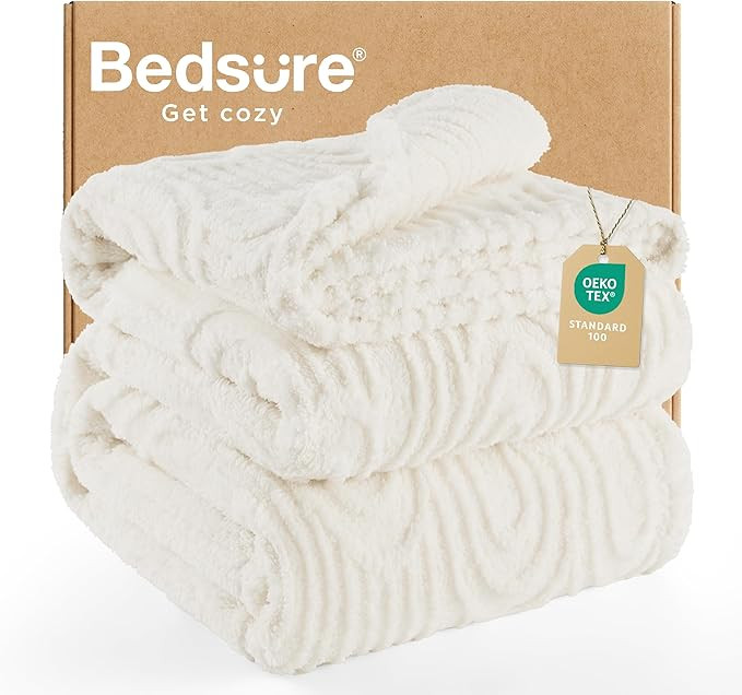 Bedsure Fleece Blanket Queen Size for Bed - Super Soft & Cozy, Fluffy Blankets for Women & Girls,... | Amazon (US)