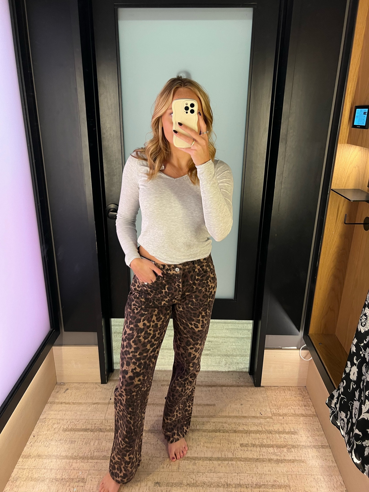 the cutest cheetah print pants!!🐆 fit TTS 

Abercrombie, Abercrombie finds, Abercrombie jeans 