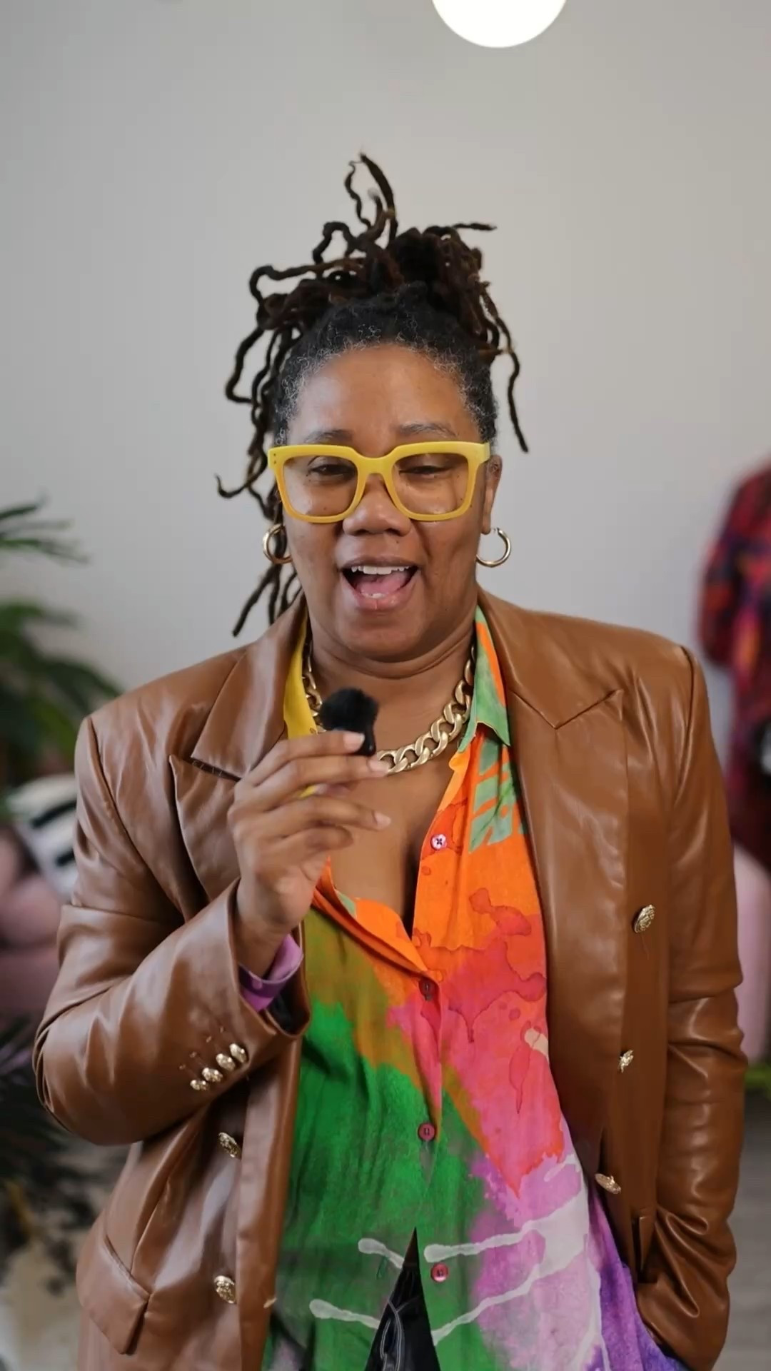 Fly mom meets comfortable chic because who has time for heels when I’m dropping kids off at school and running to the store?