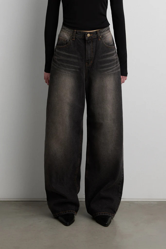 VINTAGE WASH CURVED LEG JEAN | OAK + FORT