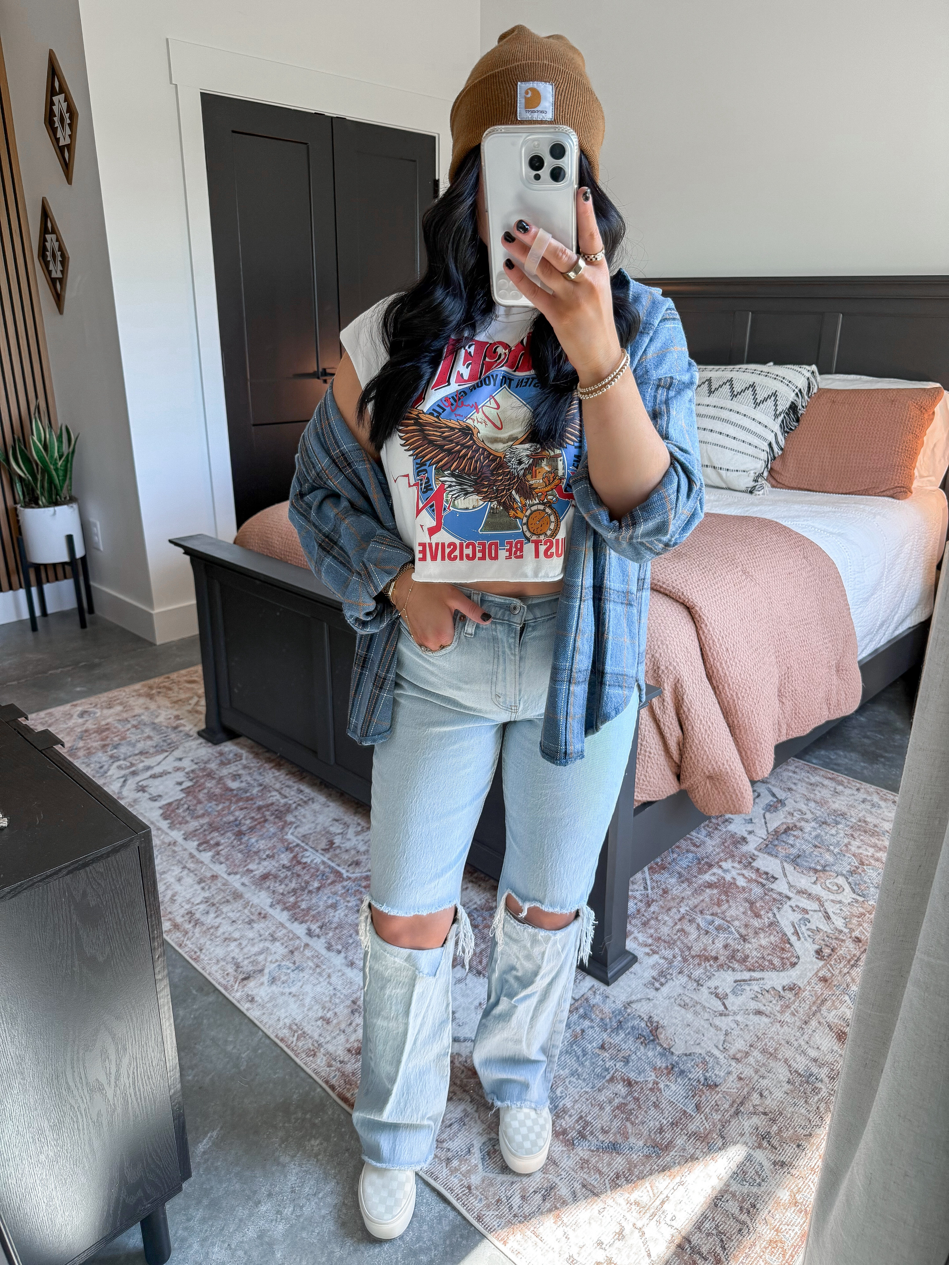 Casual Outfit of the Day 🤍

Graphic Tee - small
Flannel - medium (blue-3 color)
Barelette - medium
Jeans -26 

You can never go wrong with a graphic tee and oversized flannel 👏🏼 I finished the look with my abercrombie 90s relaxed jeans (love the ripped knees!), a brown Carhartt beanie and some platform vans slip ons! 


 

 #LTKootd #LTKFindsUnder50 #LTKFindsUnder100