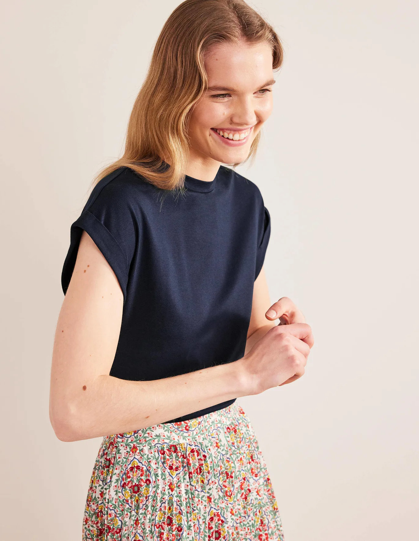 Turn Back Sleeve Crew T-Shirt - Navy | Boden (US)