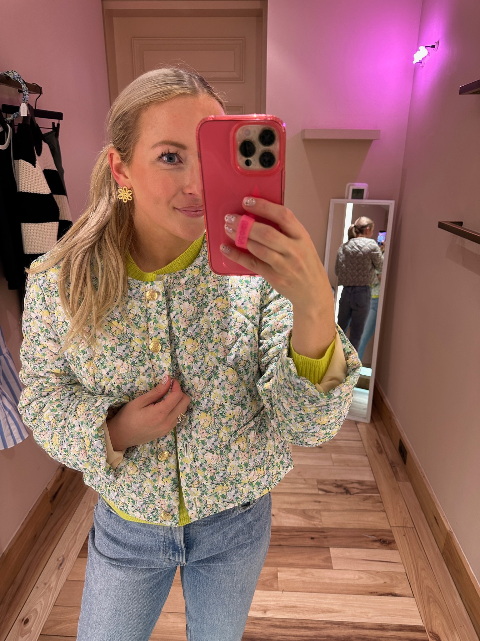 J. Crew Spring finds! I love this quilted jacket, cropped cashmere crewneck sweater and floral knot headband. I paired it with my Abercrombie Curve Love light wash mom jeans and square toe booties. In the floral jacket I’m wearing the size 6, which fits like a small. 🌼 #JCrew #springstyle #spring #quiltedjacket


#LTKFind #LTKsalealert #LTKSeasonal