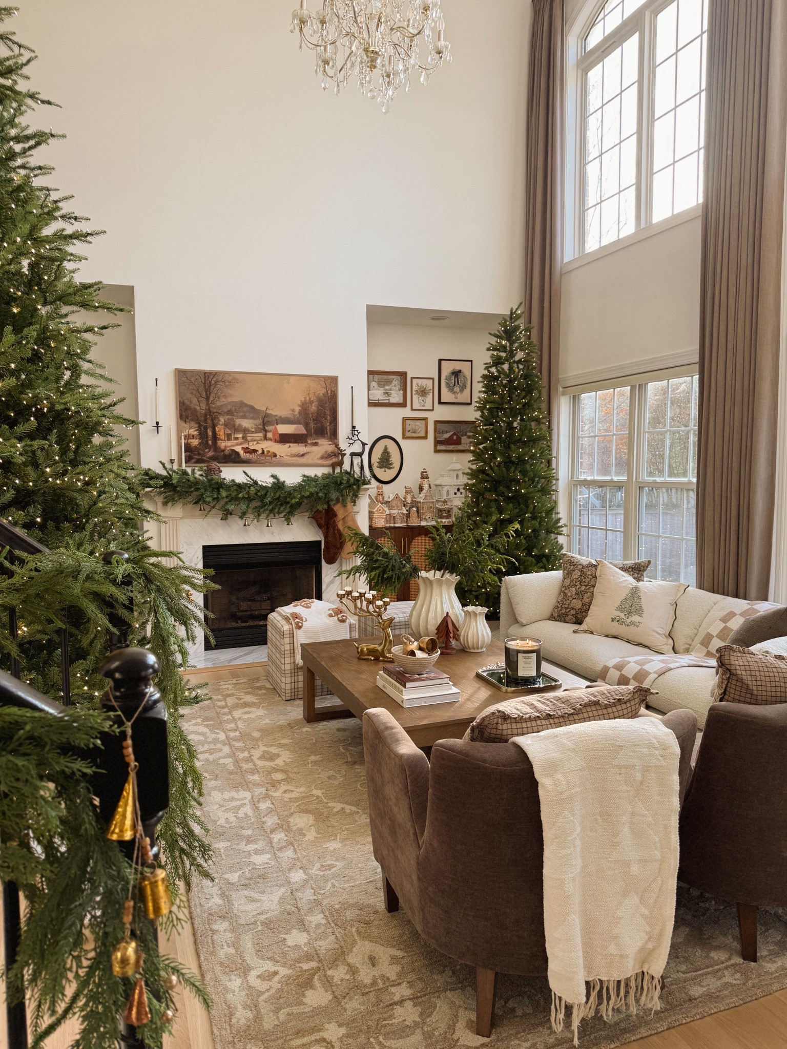 Inspo for your Christmas living room 🎄🤎




Modern organic, cozy neutral living room with high ceilings. Frame tv, oversized walnut coffee table, Boucle sofa, brown accent chairs from Target, viral Home Depot Christmas tree, garland, loloi rug.

#LTKHoliday #LTKHome