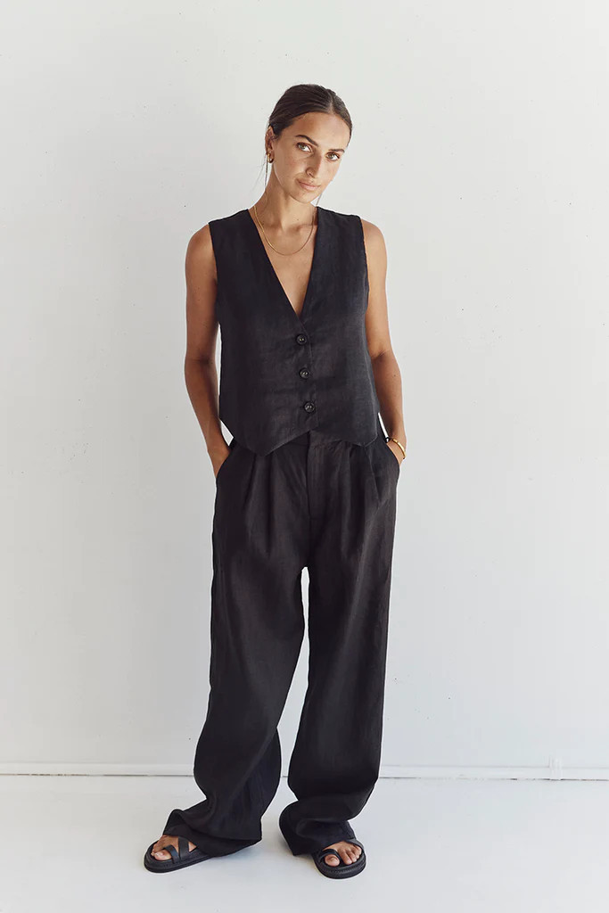 BANKS BLACK LINEN VEST | DISSH