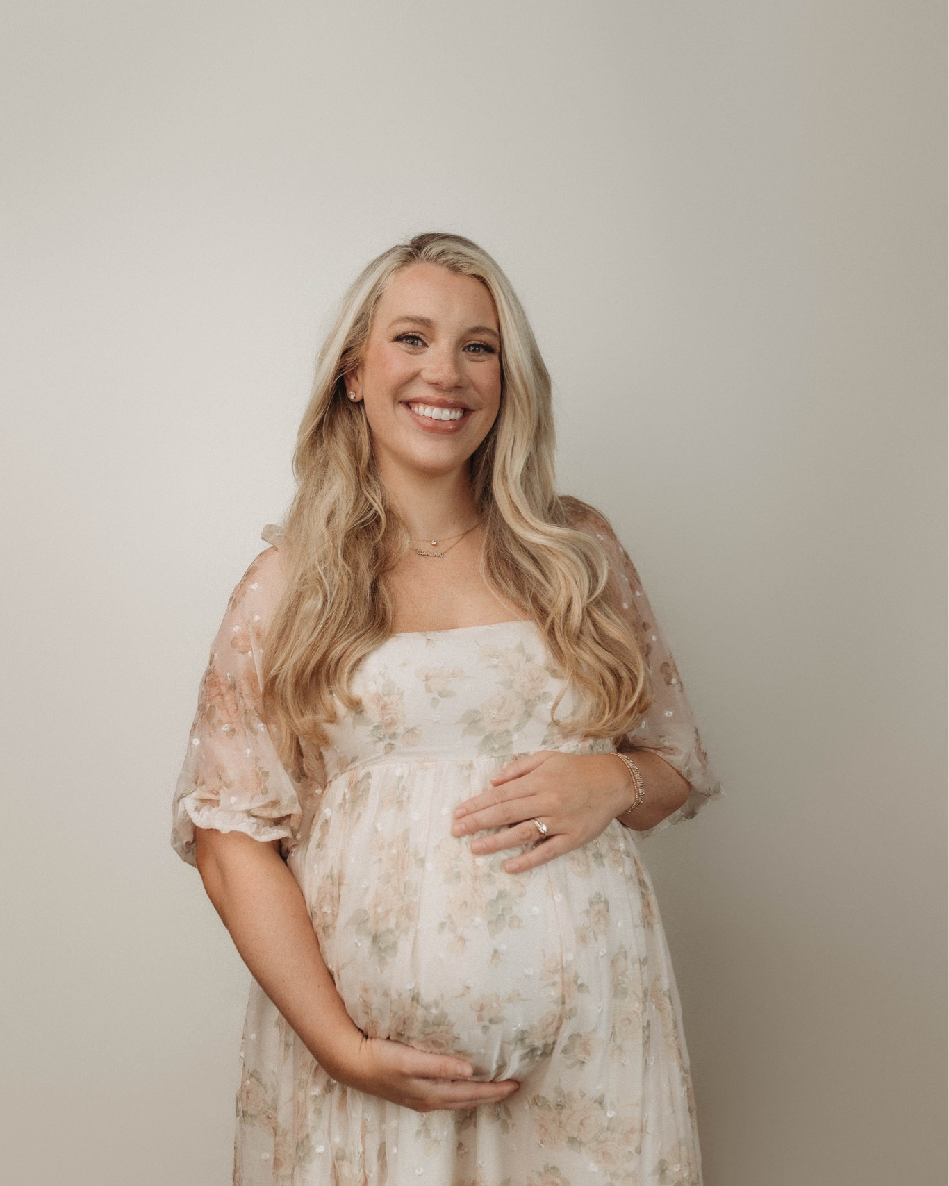 Neutral maternity dress 🫶🏼

#LTKootd #LTKBump #LTKBaby