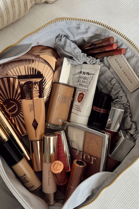 What’s in my make up bag
Glowy foundation, cream bronzer, powder bronzer, face spf primer, highlighter, concealer, lipliner

#LTKxCharlotteTilbury

#LTKfindsunder100 #LTKeurope #LTKbeauty