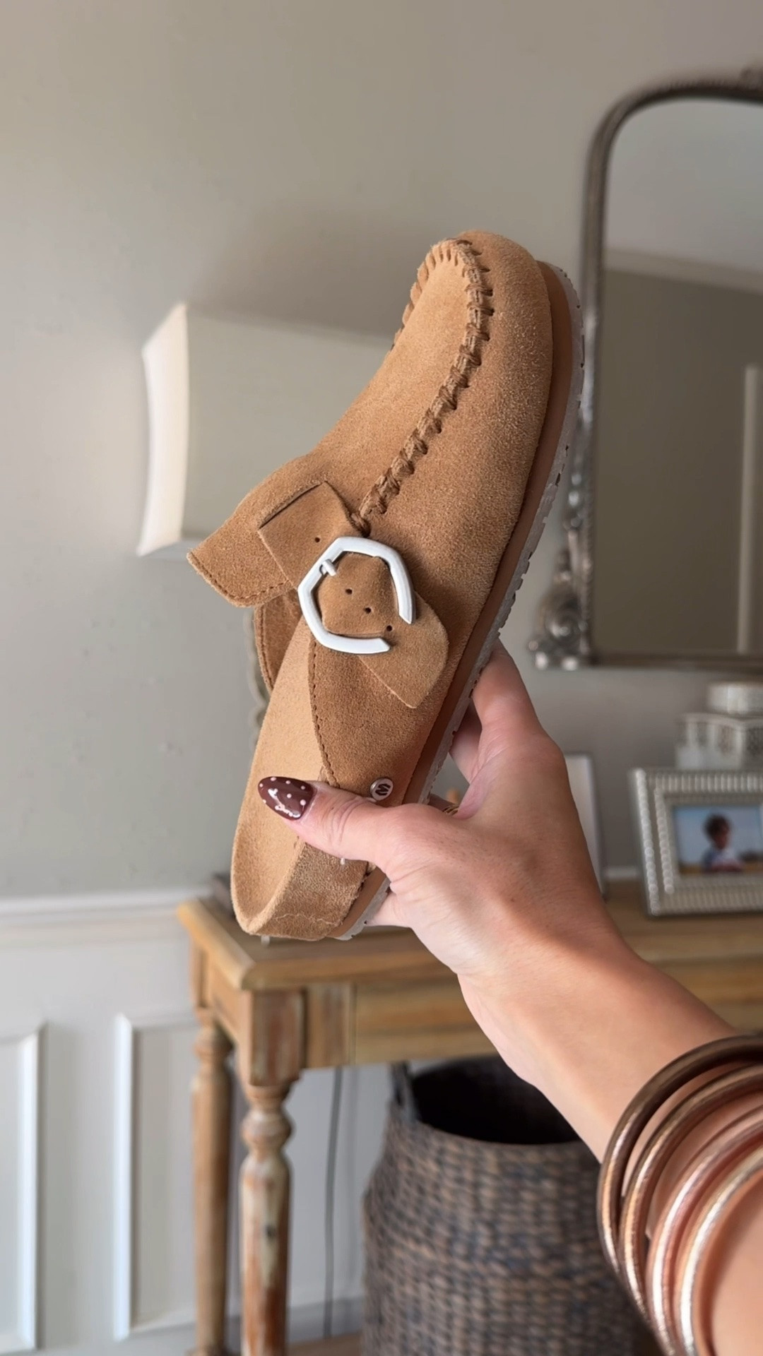 The cutest shoes for fall! 


Minnetonka, suede shoe, suede slide, clogs, fall style, fall look

#LTKSeasonal #LTKootd #LTKgrwm