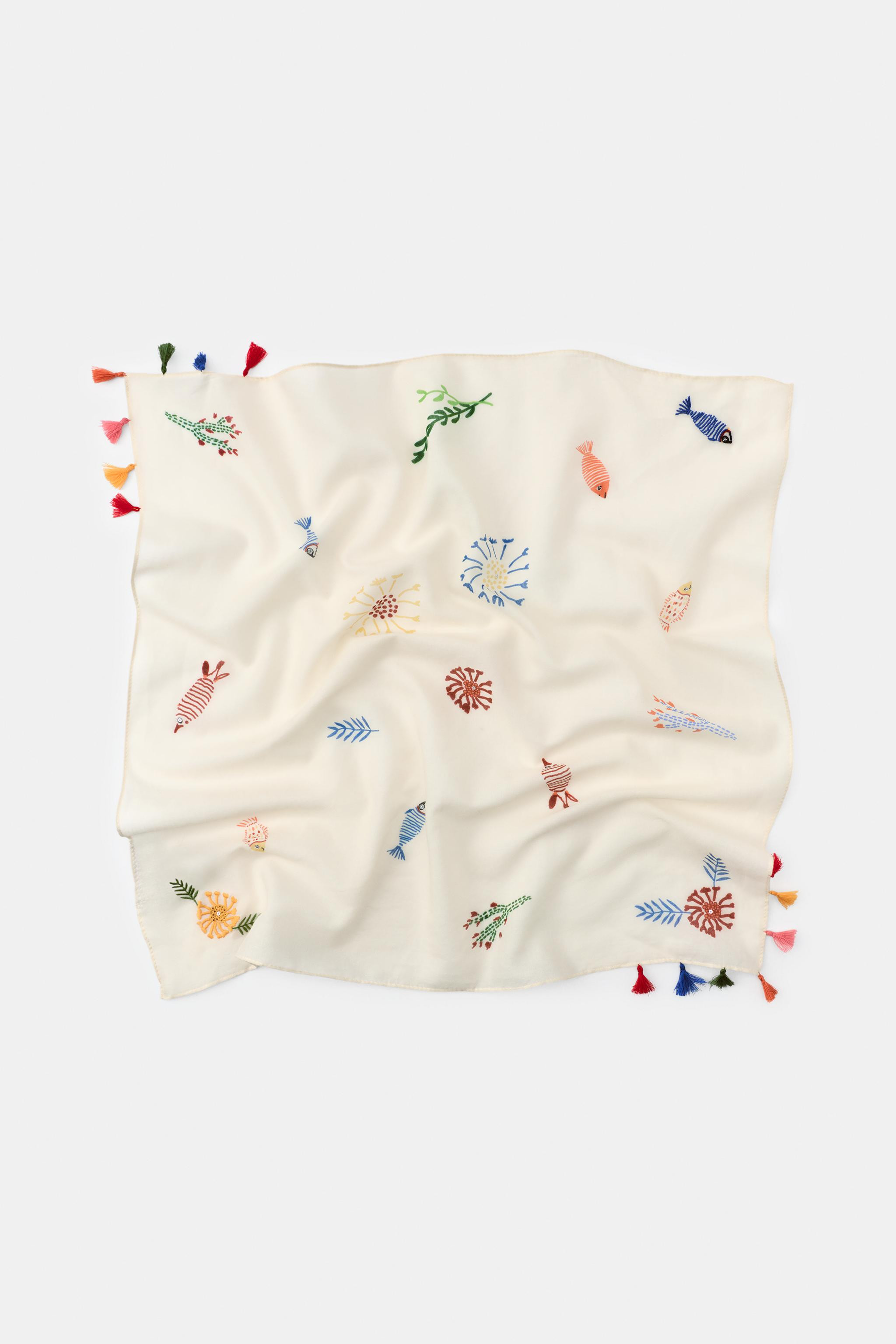 FISH EMBROIDERY POMPOM SCARF | Zara US