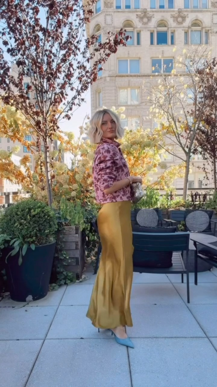 This jacket and this skirt are so unexpected together, but I love the color combo! Wearing XS in jacket and S in skirt!

Loverly Grey, quince, walmart, fall outfit, maxi skirt, fall jacket, floral jacket, affordable finds, new york 

 #LTKNYFW #LTKSeasonal