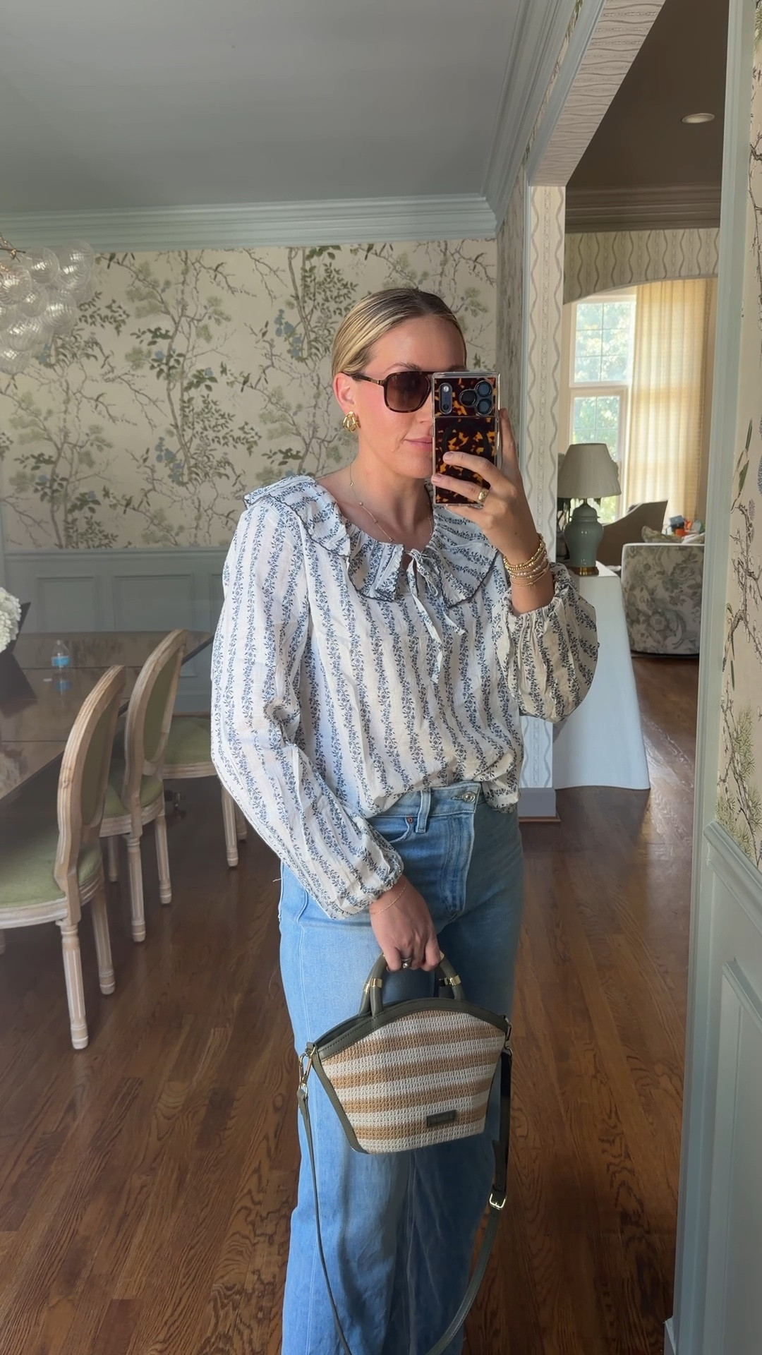 This Old Navy top is PERFECTION!! Wearing size M. Jeans are old Paige but linked some sale styles from Tuckernuck!

#LTKmomlife