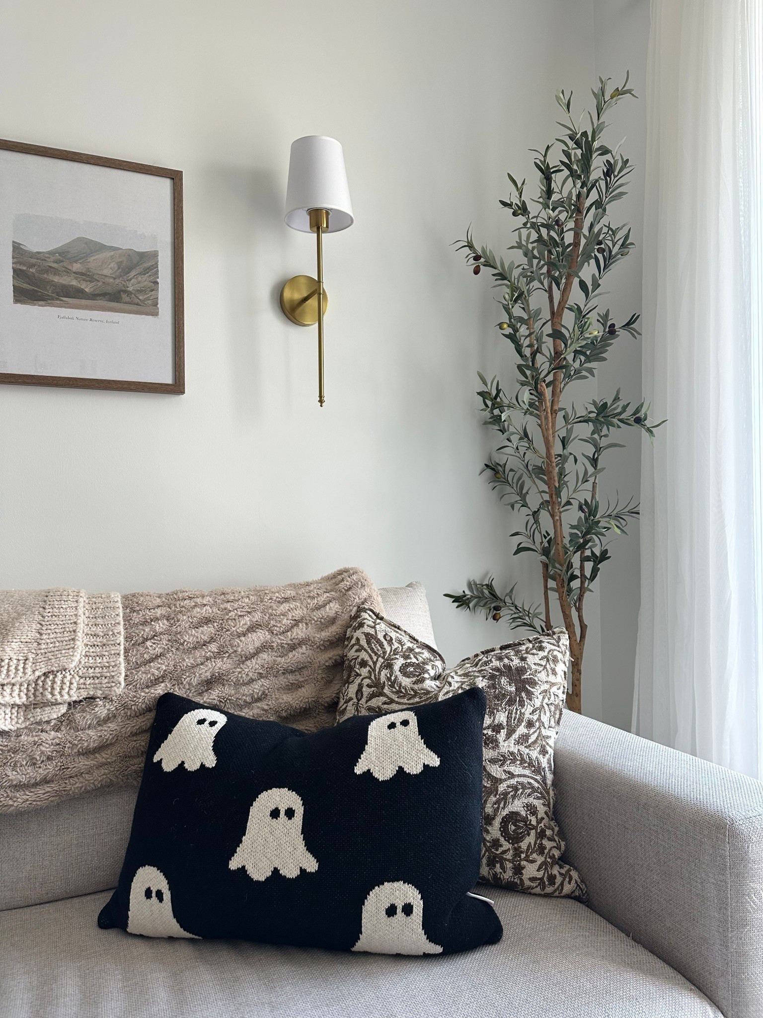 Pillows are homegoods finds but linked similar!!! 

#LTKHome #LTKStyleTip #LTKSeasonal