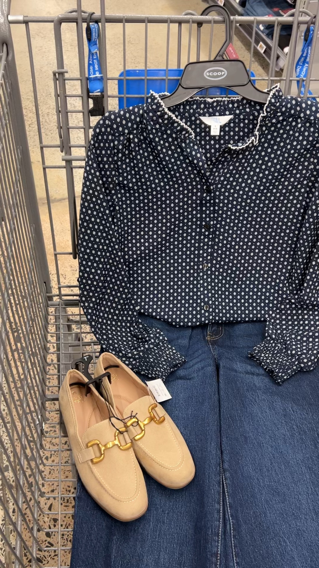 Walmart casual polished outfit idea with this blouse and wide leg jean, loafer flats. #walmartfashion 