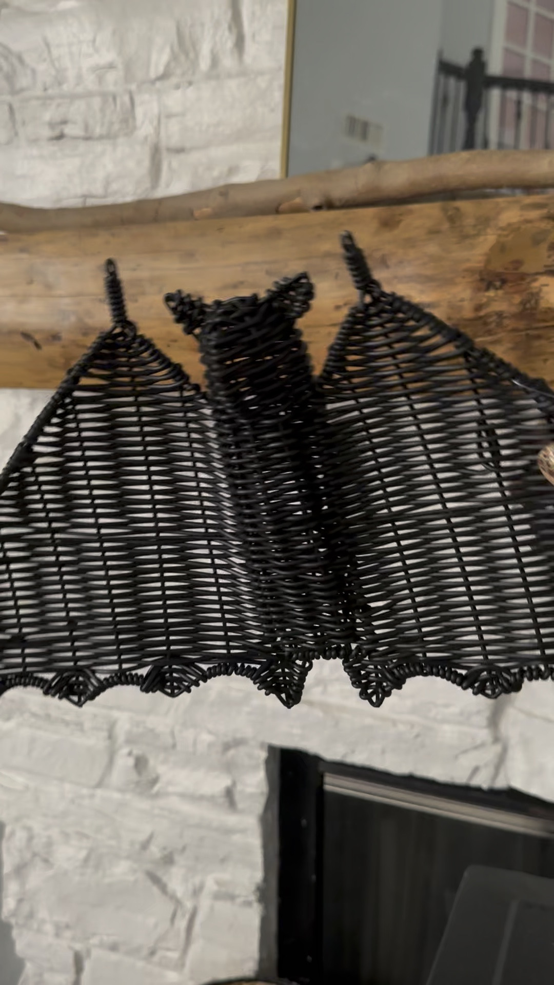 This wicker bat is giving all the bougie on a budget vibe! Add some twinkling lights and you’re done. Perfect for fall and Halloween 


#falldecor #halloweendecor #batdecor 



#LTKHome #LTKSeasonal