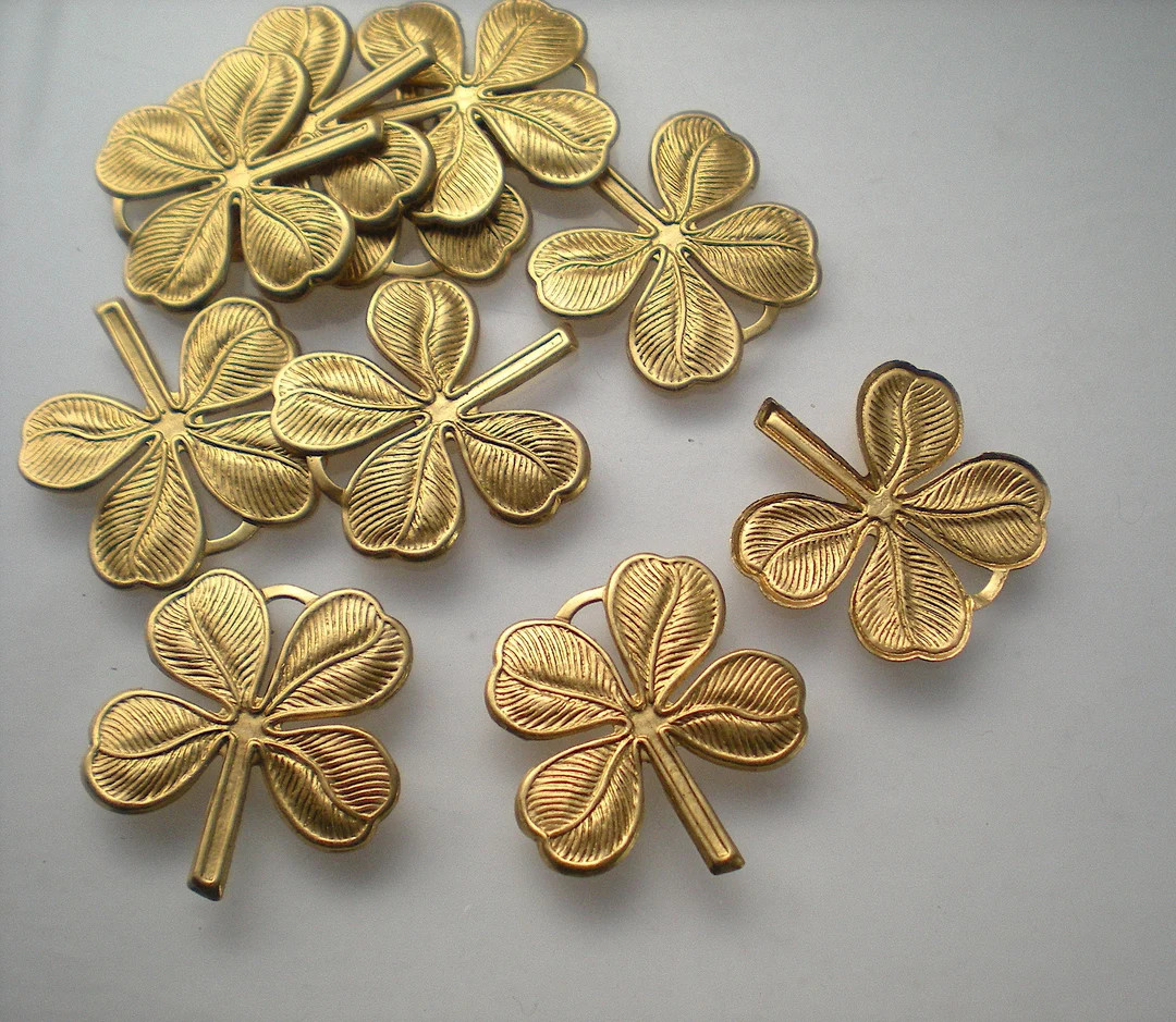 12 Small Brass Clover/ Shamrock Charms ZD343 - Etsy | Etsy (US)