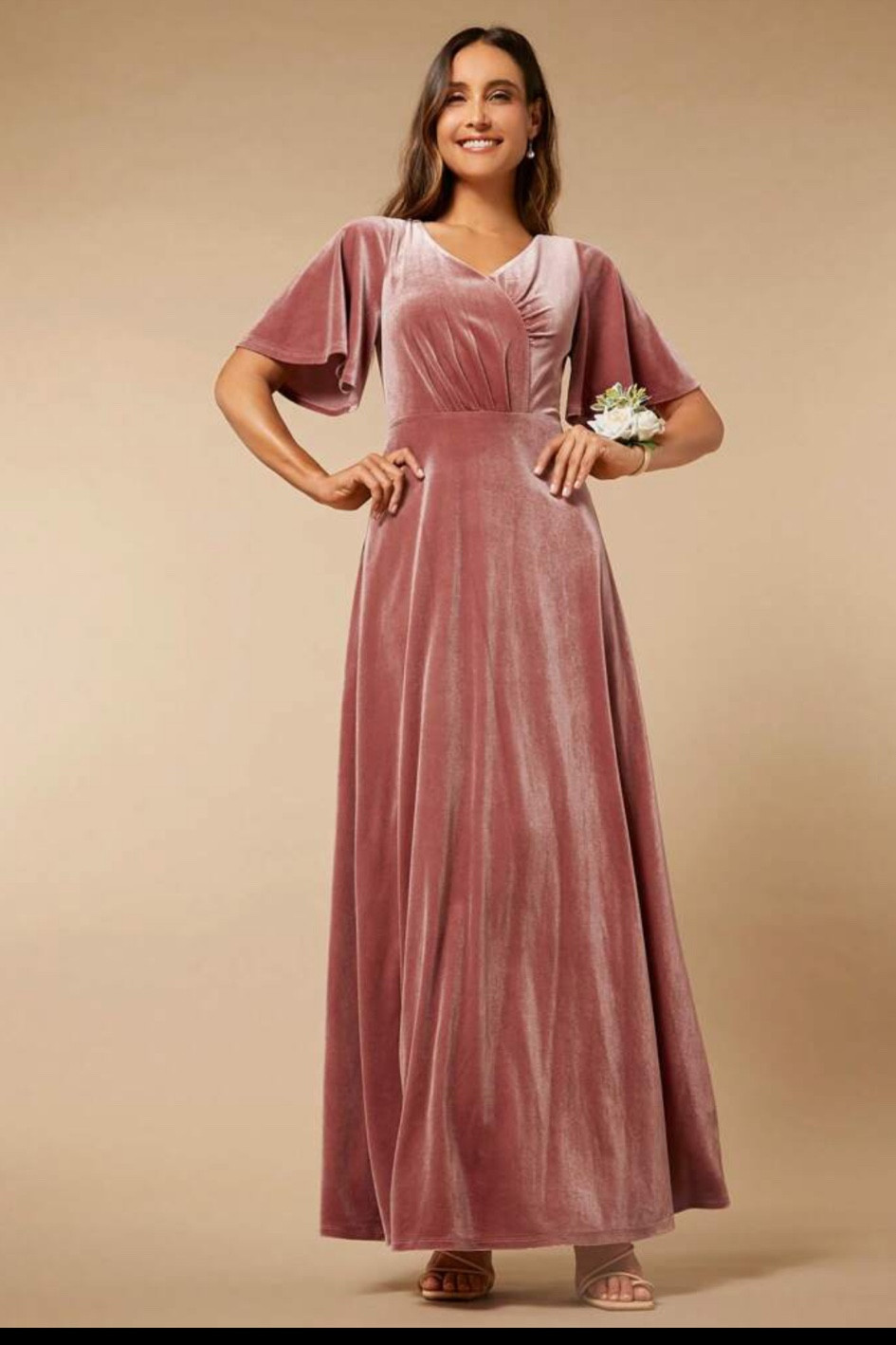 Love this velveteen winter maxi in the color dusky rose! 

#LTKSeasonal #LTKstyletip #LTKHoliday