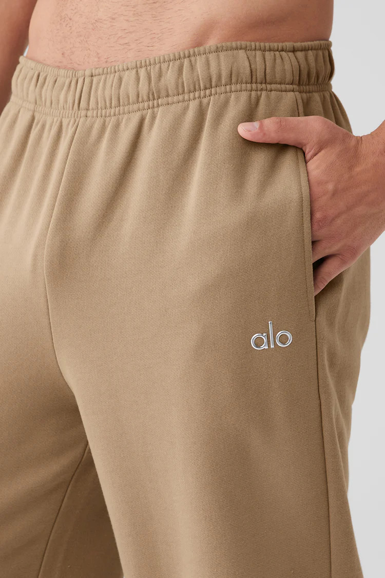 Accolade Straight Leg Sweatpant | Alo Yoga (US)