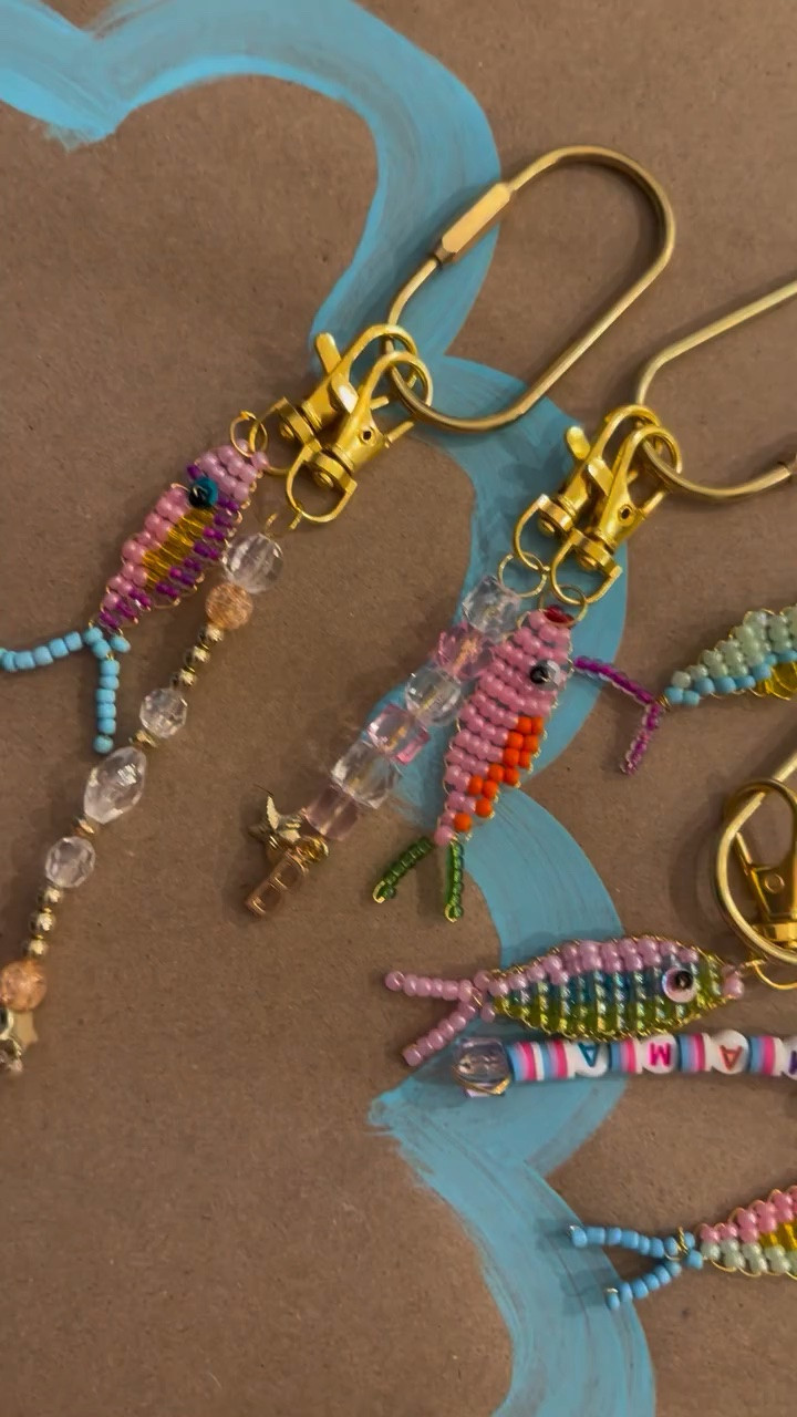 Girls Craft Night Idea 💡 Beaded Fish Bag Charms 🐠🐟

Here’s what you need:
• Keychain
• Small Jump Rings
• 3MM Seed Beads
• 26 Gauge Wire
• ✨Patience✨

We had so much fun making our little fishy charms!

#girlsnight #craftnight #craftymoms #girlsnightin #bagcharm