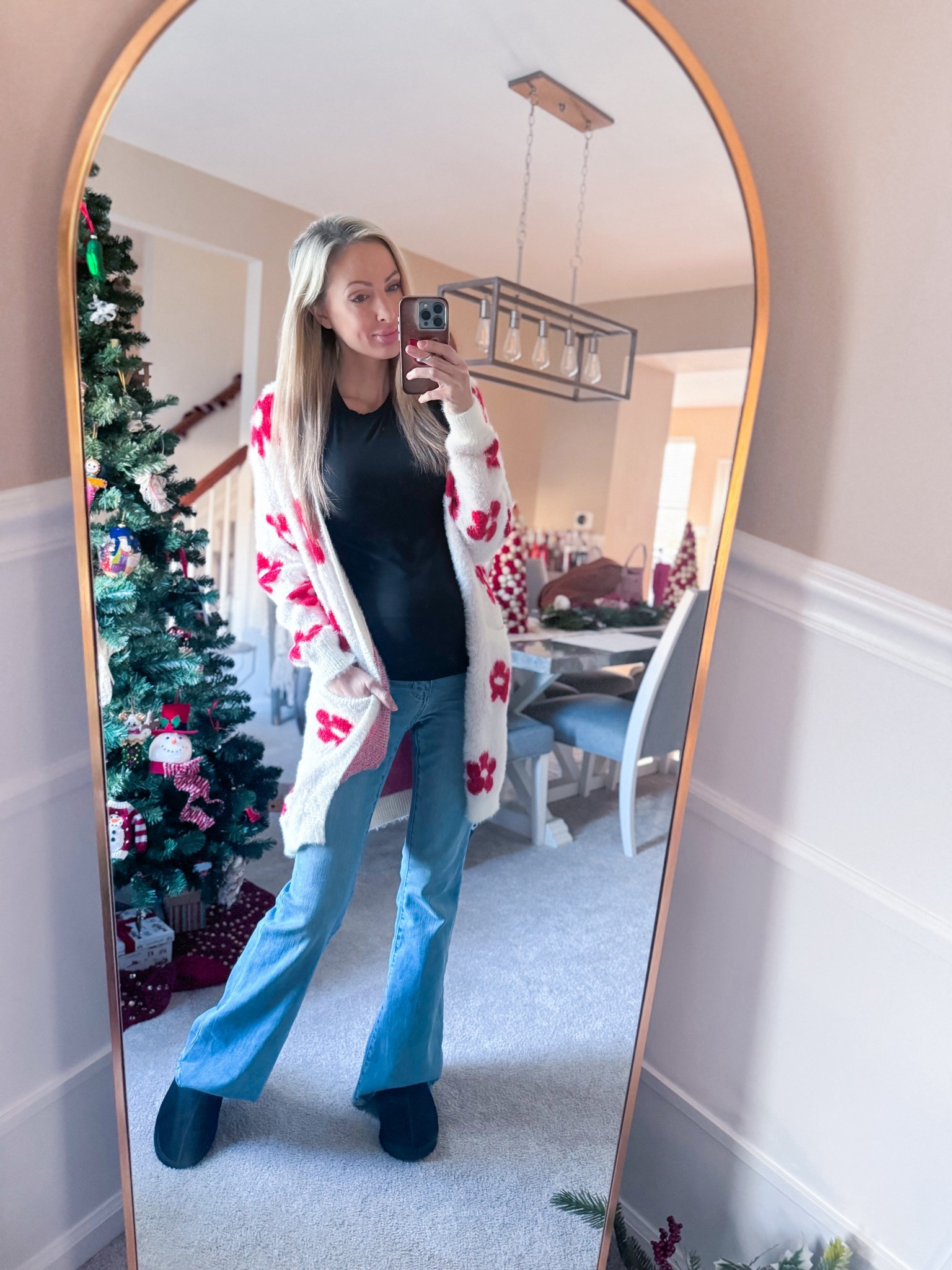 Maternity jeans
Cardigan
Cozy outfit
Casual
Basic tee
Pregnant
Pregnancy
UGG slides

#LTKFindsUnder50 #LTKTall #LTKBump #LTKSaleAlert

#LTKootd #LTKmomlife #LTKSeasonal