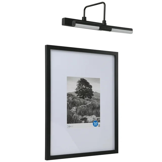 Mainstays 16"x20" Gallery Frame with Wall Mount Light, Matted for 8"x10" Picture | Walmart (US)