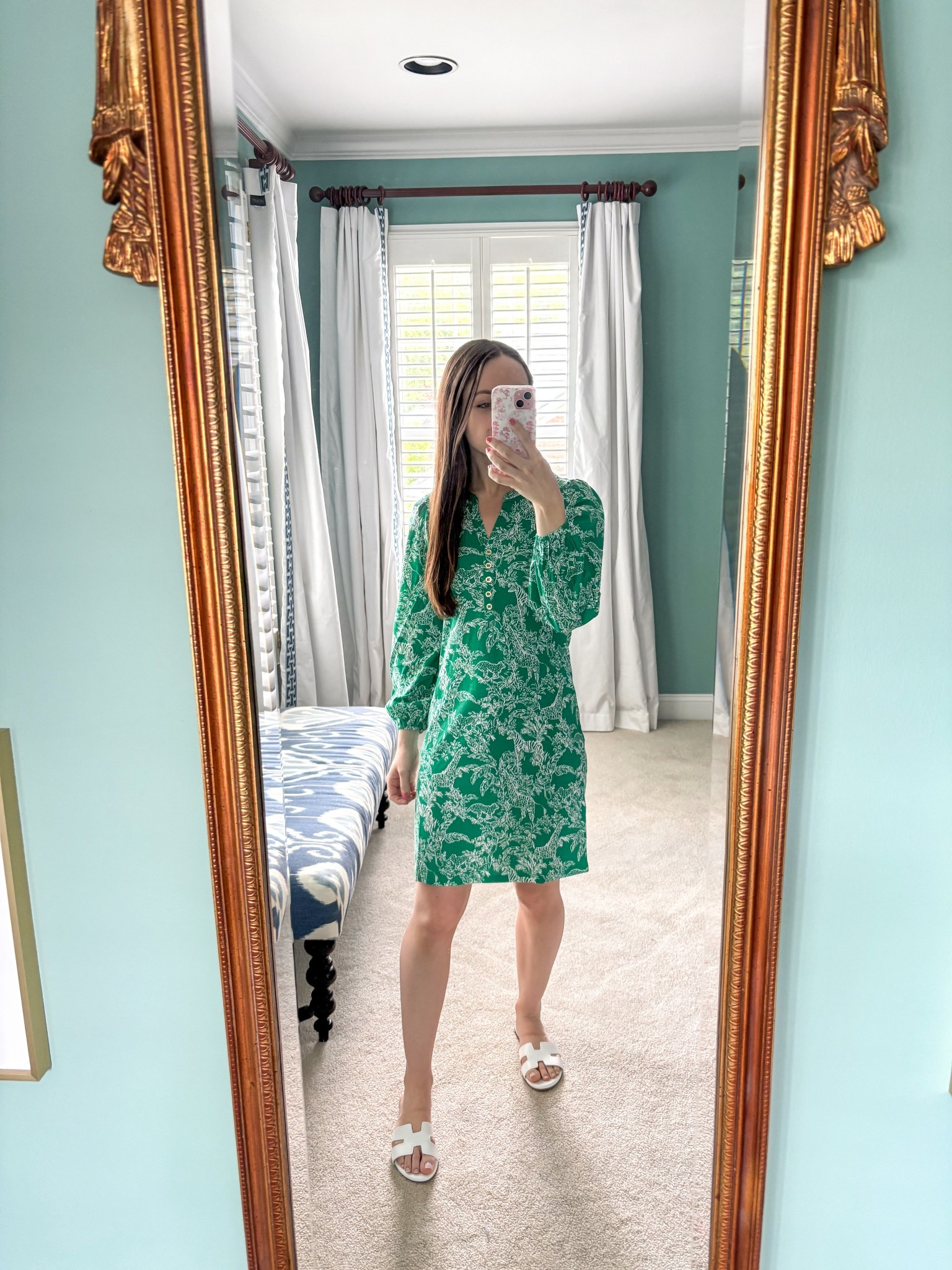 Printed t-shirt dresses are a spring staple of mine, but my old favorites aren’t pumping friendly. So added this one to my collection 💚