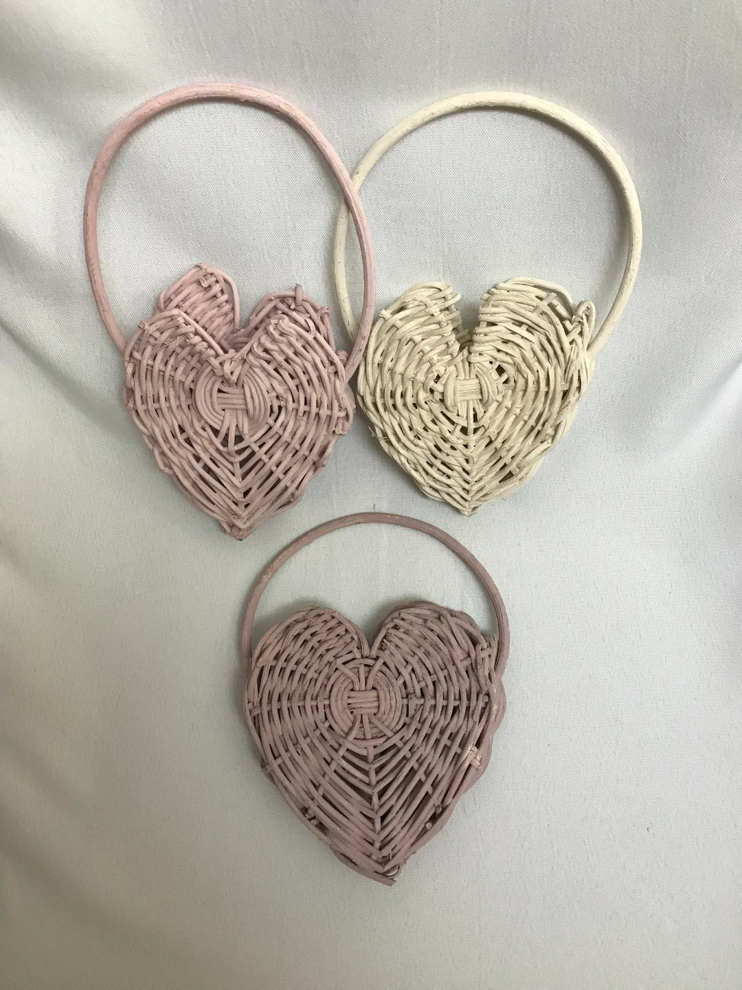 Wicker Wall Baskets-Heart Shaped- 3 Colors- New Vintage-Great Flat Wall Accent Basket-Flower Girl... | Etsy (US)