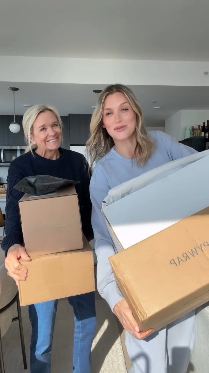unboxing a few new arrivals and surprise packages with my mom. I am so excited for the vday pjs 💗

#LTKgrwm #LTKSeasonal #LTKootd
