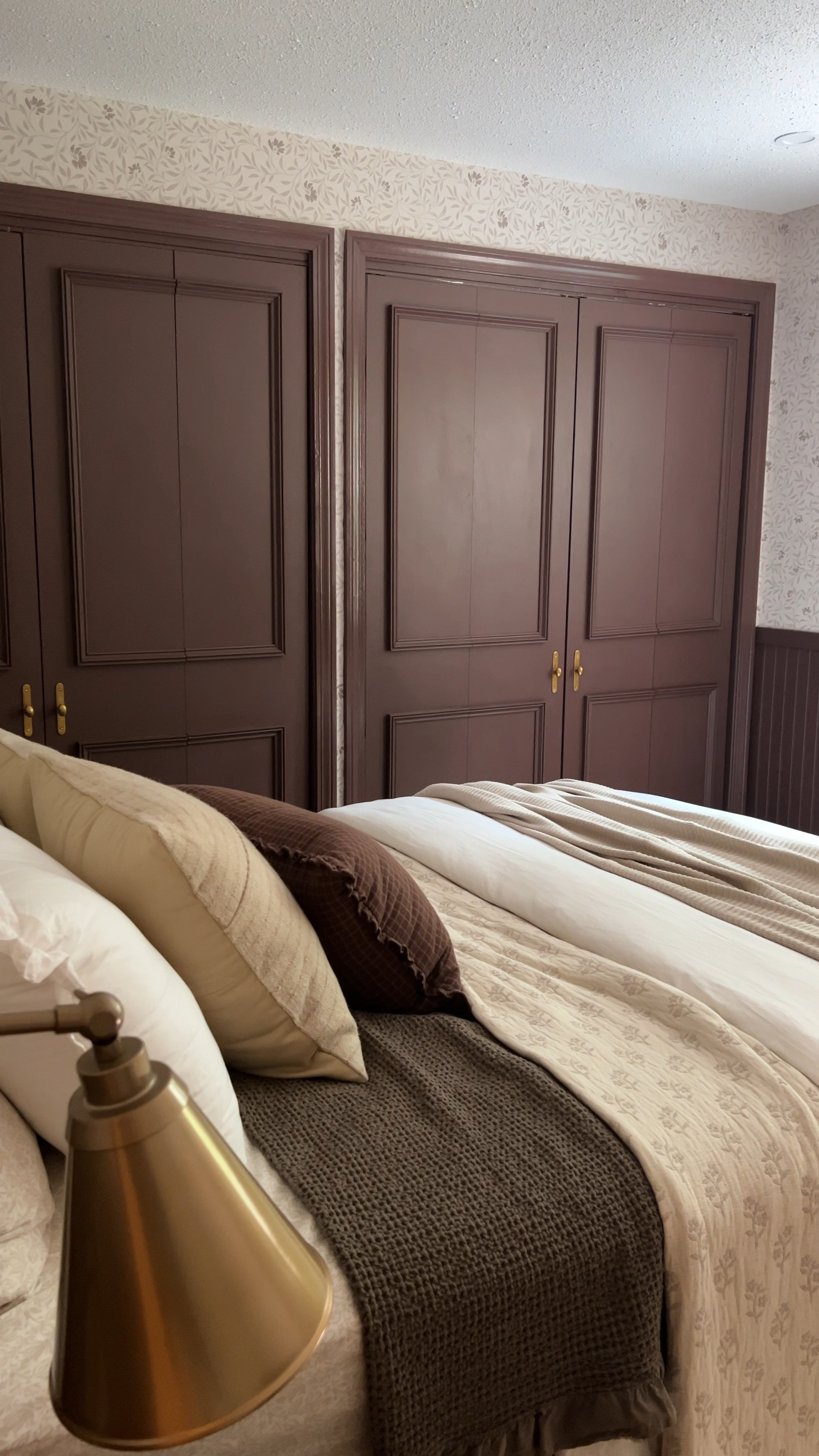 We upgraded these simple bifold doors in our guest rooms the cabin to turn them into this! #diyhomedecor #diyproject #closet #closetdoors 

#LTKHome