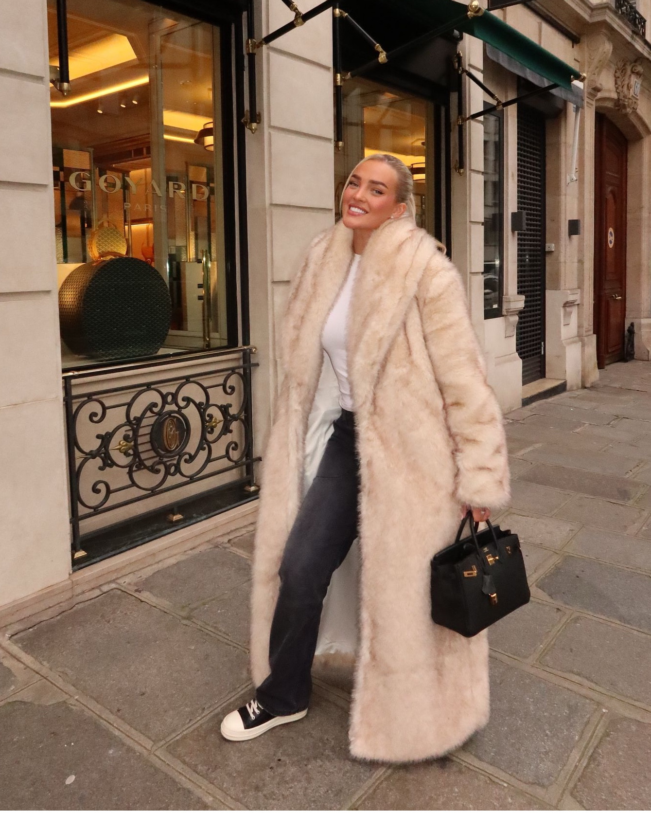 Mars the Label maxi faux fur coat, Cole Buxton jeans, Rick Owen’s trainers, Hermes Birkisparkle

#LTKspring #LTKuk #LTKeurope
