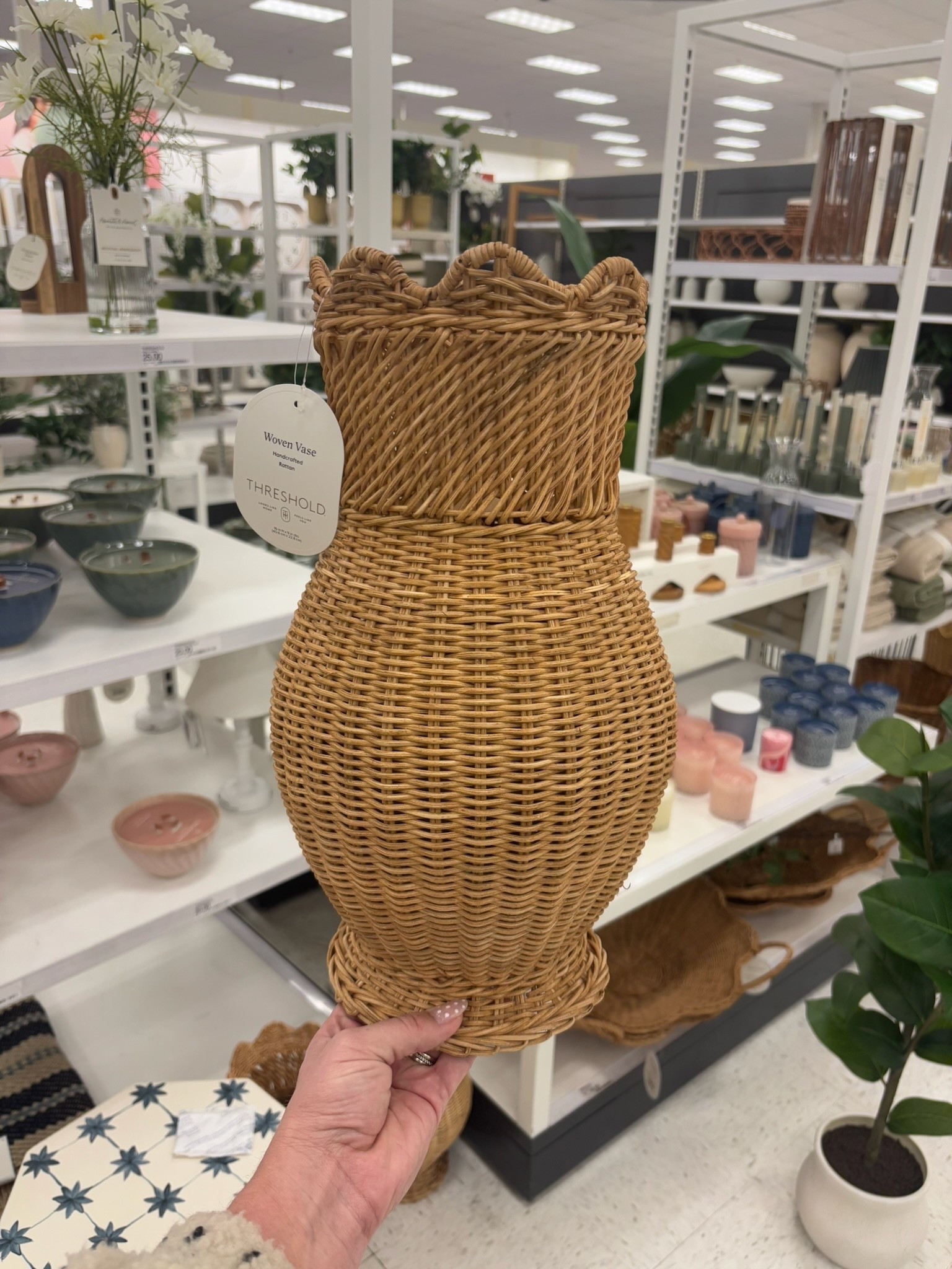 Loving the scalloped edges on this vase!!!😍 perfect for spring decor!💐

Home decor, target home, spring decor, spring home @Target 

#LTKSeasonal #LTKHome