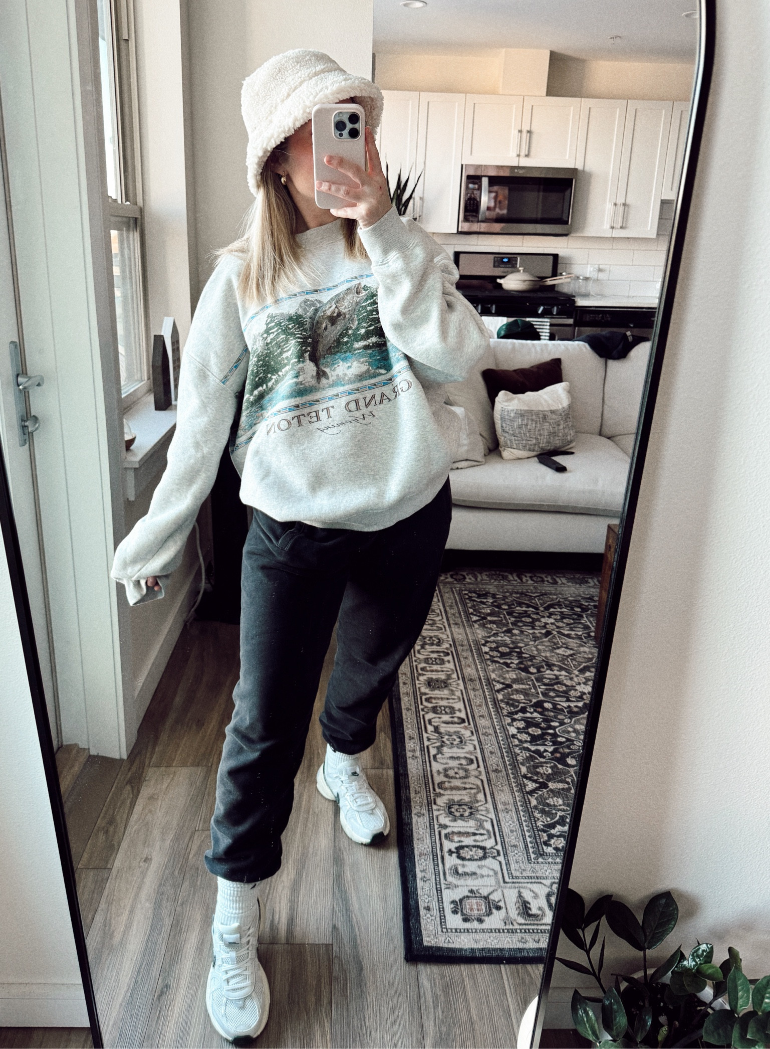 figured I’d bring out the Sherpa bucket hat to add some fun to a sweat suit. 🤍

#LTKfitness #LTKSeasonal #LTKstyletip