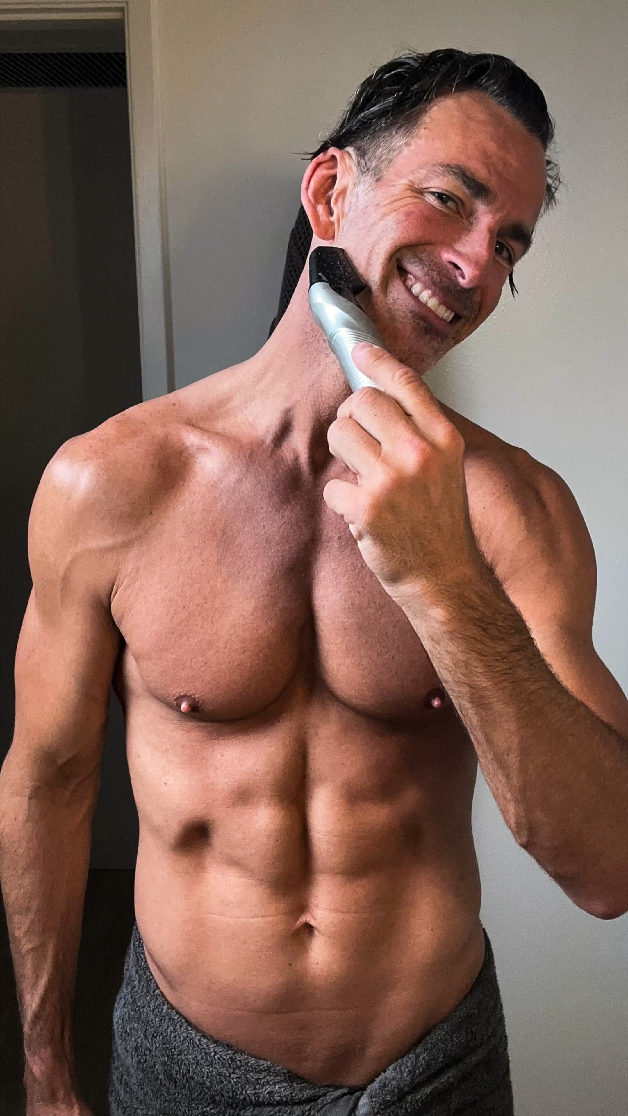 Grooming at home or on the road, some items are essentials. This body hair trimmer is great for him, or for her, reaching all those places we want to reach whether we’re grooming in the shower or in front of the mirror. Men’s style looks just that much better when the guy keeps up well: skin, body, and fashion. Check out this body trimmer and other grooming accessories↣ 

#LTKtravel #LTKmens #LTKVideo