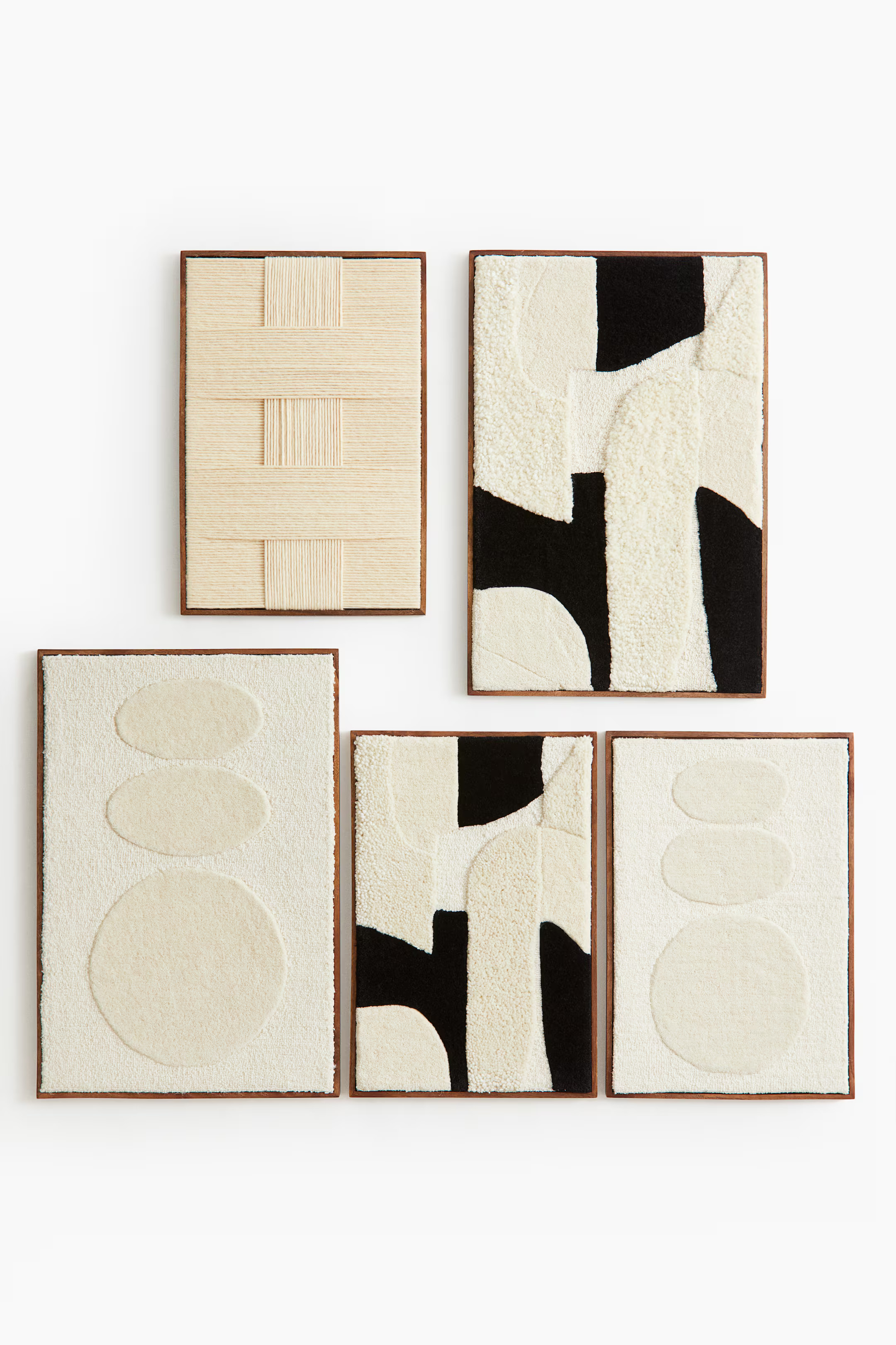 Textured wall art | H&M (UK, MY, IN, SG, PH, TW, HK)