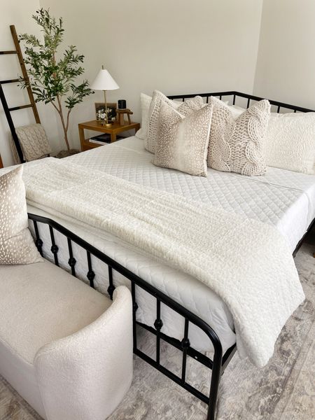 HOME \ cozy modern country guest bedroom😍

Bed
Bedding
Walmart
Amazon
Decor
Bench 

#LTKfindsunder50 #LTKfindsunder100 #LTKhome