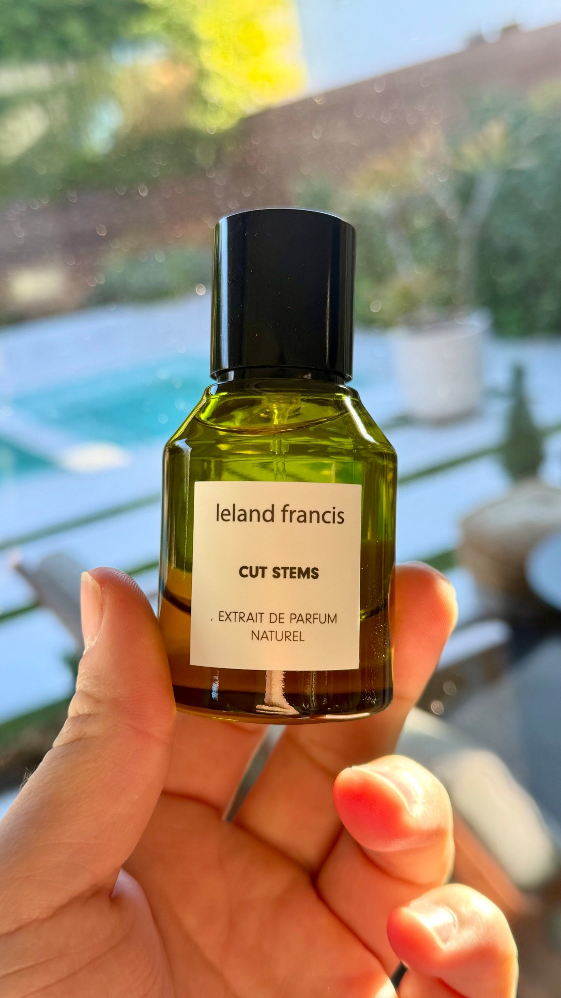 This scent is delicious. 
It’s captures the green aroma of fresh cut flowers and herbs. It’s very green and herbaceous.  

#LTKselfcare #LTKSpringSale #LTKBeauty