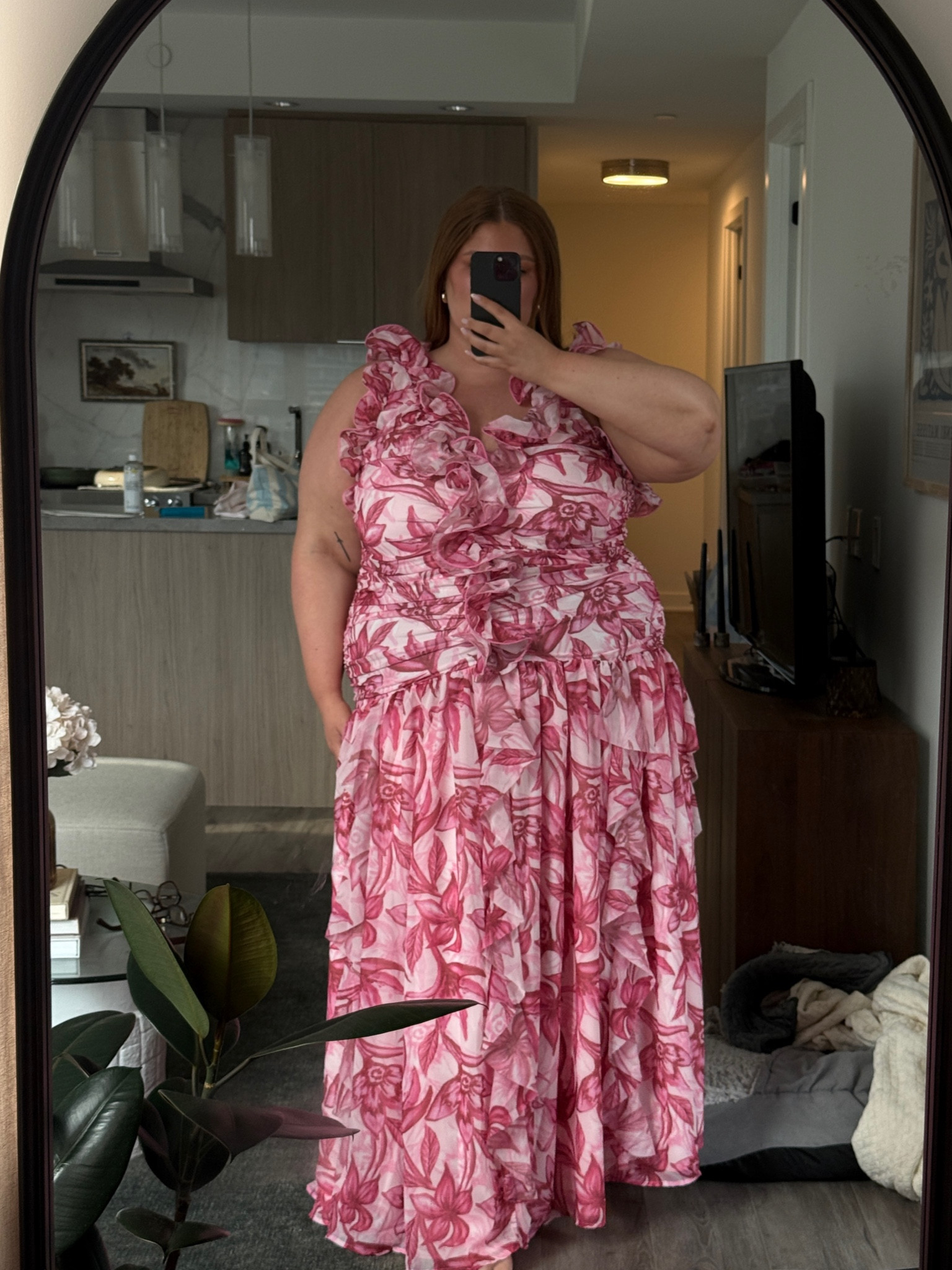 Eloquii X Pat Bo! Wearing a 24, however there’s stretch and give to the fabric (like a stretchy mesh) so a 22 would have been much better! 

Typically with Eloquii I’m a 26 in pants, 22 or 24 in tops

#LTKplussize #LTKdresses #LTKmidsize