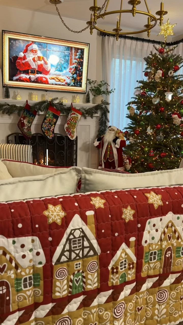 Giving my living room a cozy holiday glow 🎄✨Hosting season made easy with @wayfair @shop.ltk  

#AD #WayfairPartner #Wayfair #liketkit  

 