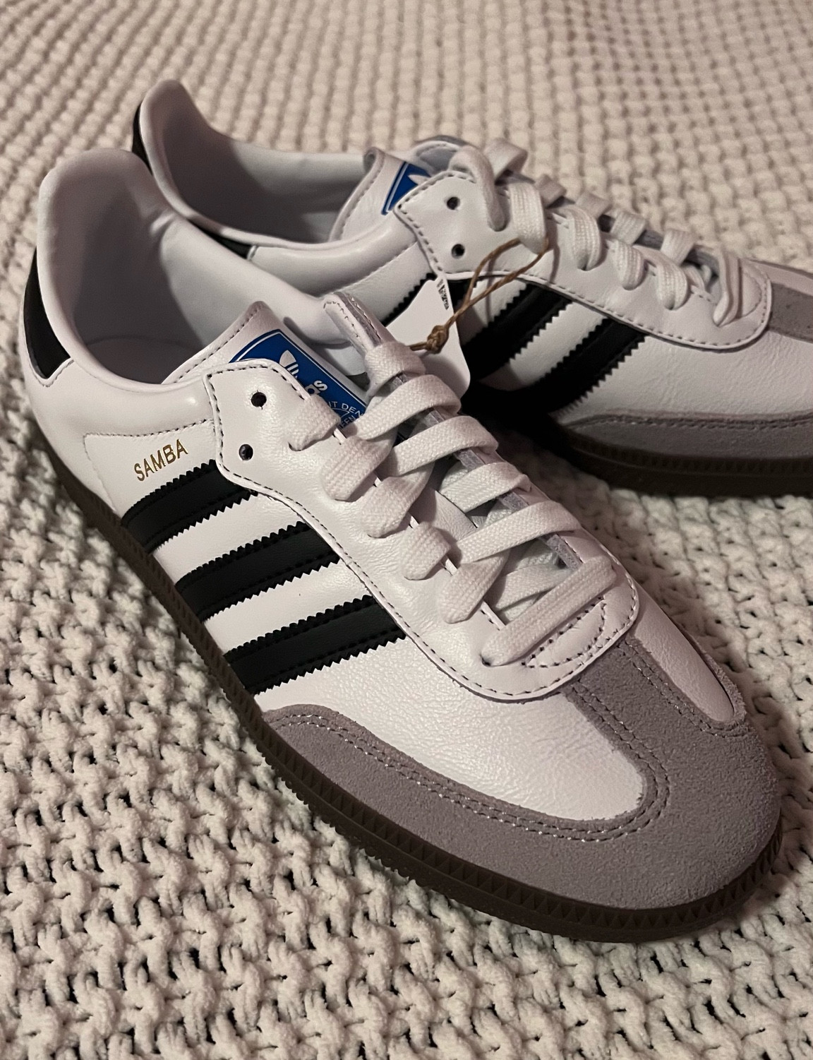 Adidas samba 🩶

#LTKfindsunder100 #LTKshoecrush #LTKSeasonal