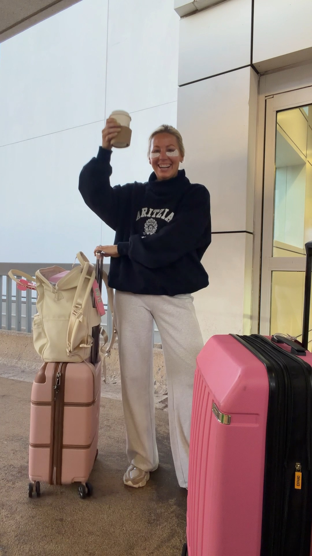 Full heart and even fuller luggage! 🤣 love love this comfy set to travel home in! Airplane outfit

#LTKPetite #LTKCon #LTKootd
