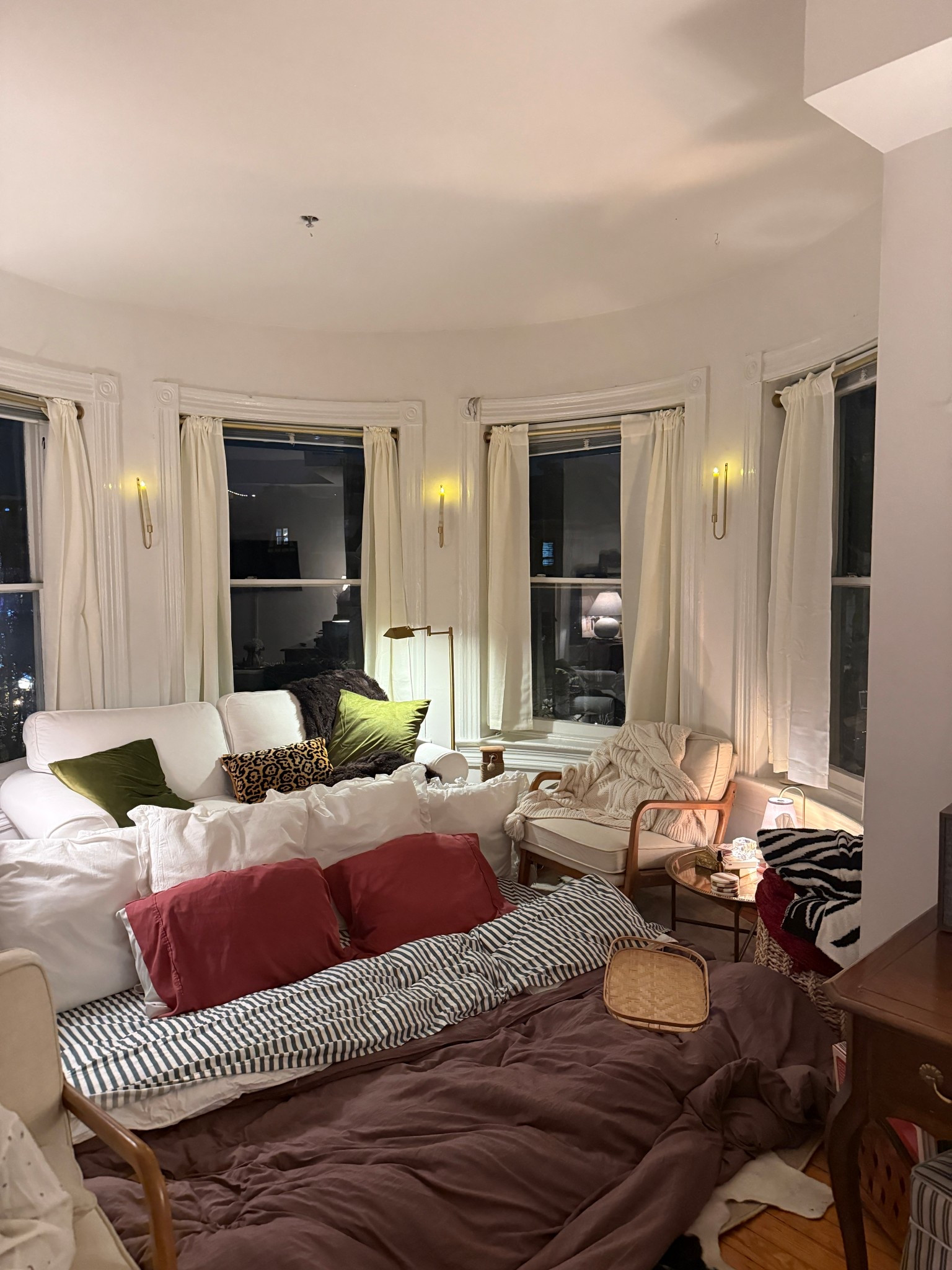 FOLDABLE FLOOR MATTRESS: perfect for hosting and everyone tells me it’s way comfier than an air mattress! 

Small apartment hack, hosting guests comfortably, guest room solutions, guest bedroom 

#LTKselfcare #LTKHome