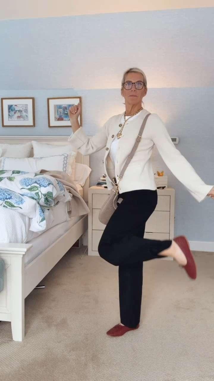 If you’ve been searching for white wide-leg jeans that aren’t too long or too cropped — these are just right. Flattering, easy to style, and the kind you’ll actually wear on repeat. I’ve got you. 
 @onequince #quincepartner @shop.ltk #liketkit 

 