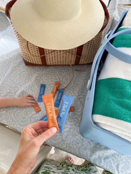 Kid’s vitamin packs for travel! Non-toxic, organic with 20 essential vitamins & minerals to support healthy growth & development for babies/toddlers and kids.